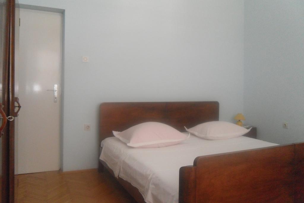 Hostel Guesthouse Mira 奥米什 客房 照片
