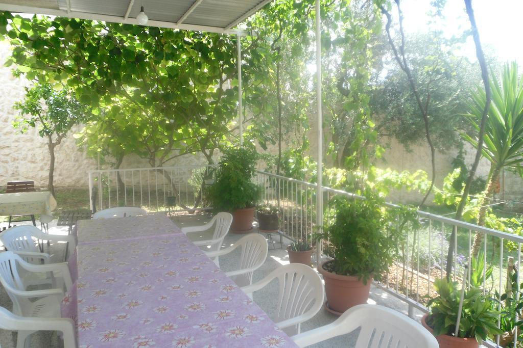 Hostel Guesthouse Mira 奥米什 外观 照片