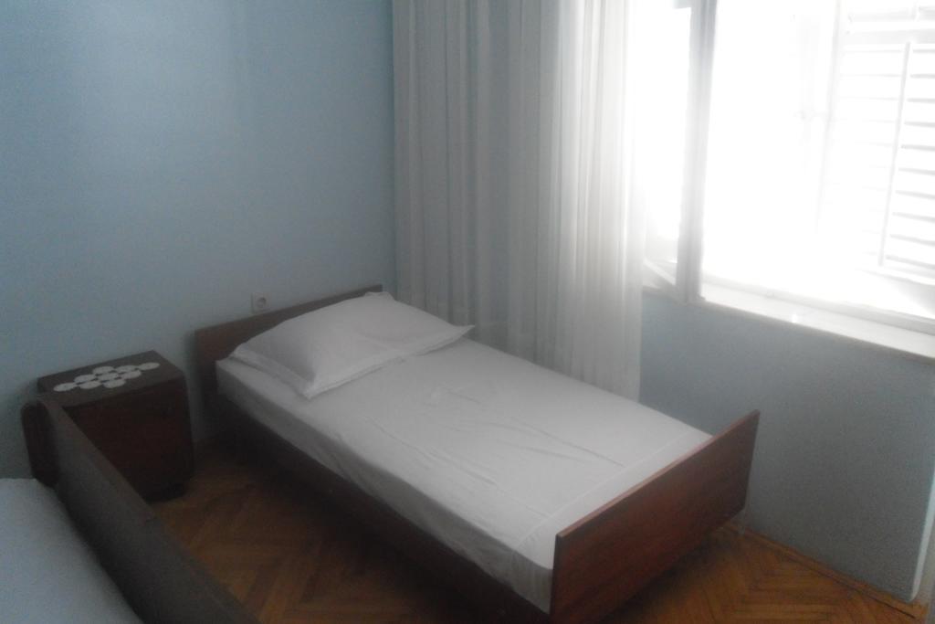 Hostel Guesthouse Mira 奥米什 客房 照片