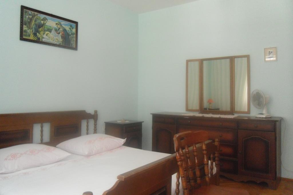 Hostel Guesthouse Mira 奥米什 客房 照片